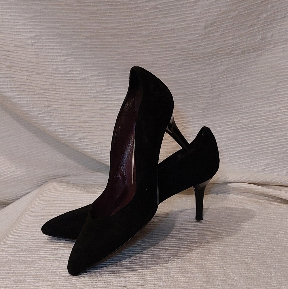 Stuart Weitzman Black Suede Women's Pumps - Picture 11 of 16